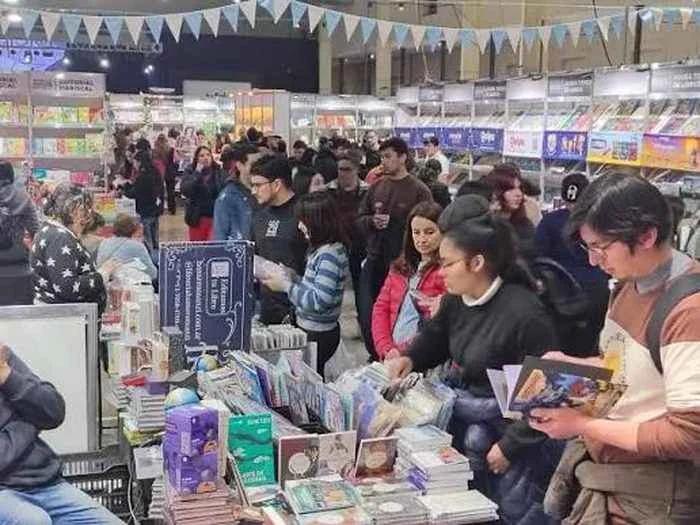 La Feria del Libro culmina con presentaciones y debates
