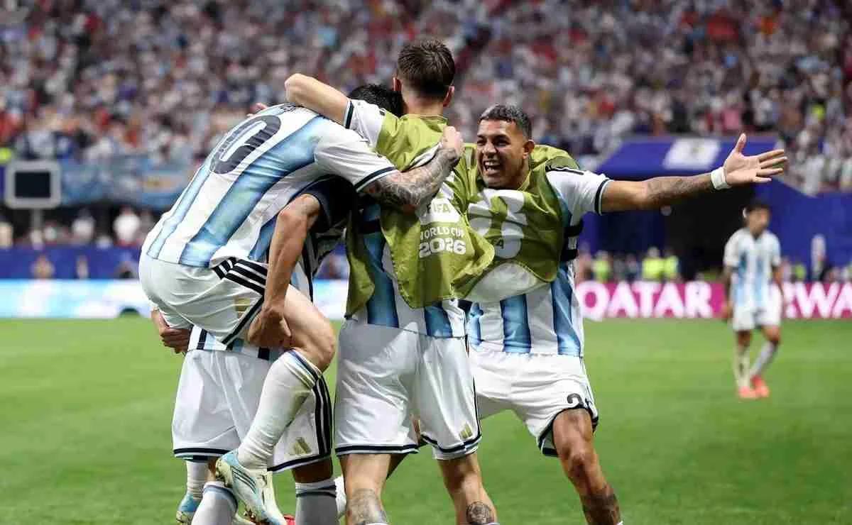 ARGENTINA LOGRA UNA ÉPICA REMONTADA Y AVANZA A CUARTOS