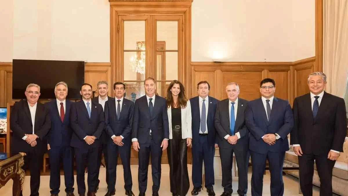 SANTILLI NEGOCIA ELIMINAR LAS PASO PARA 2027