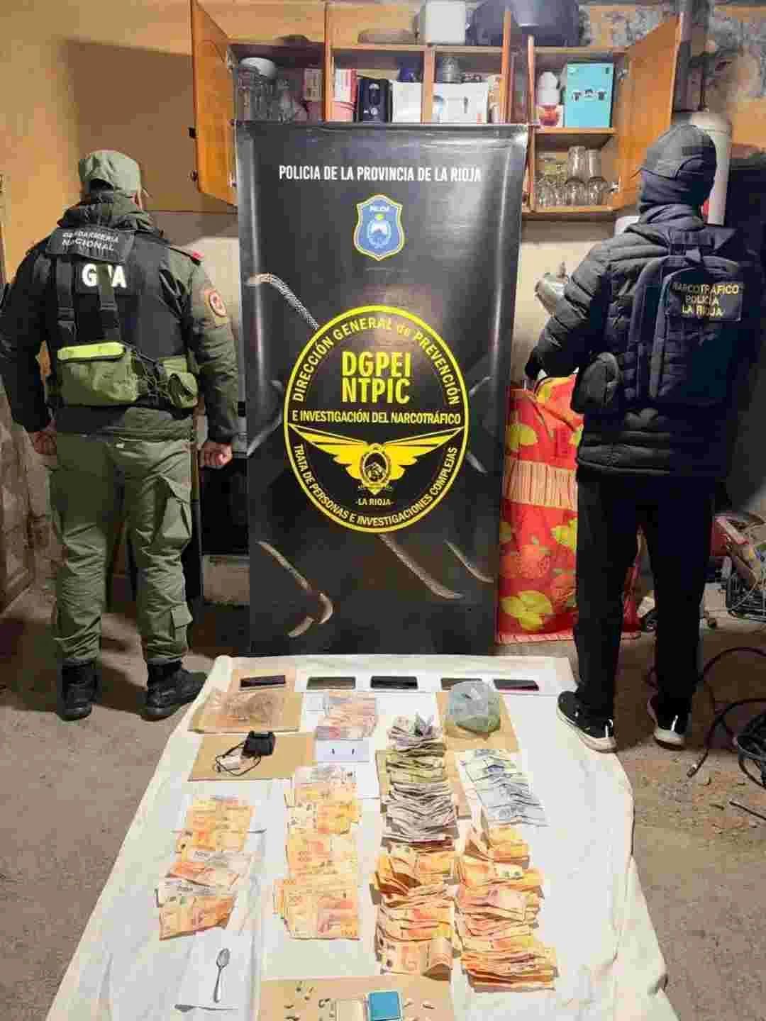 CINCO DETENIDOS POR NARCOMENUDEO EN LA CAPITAL