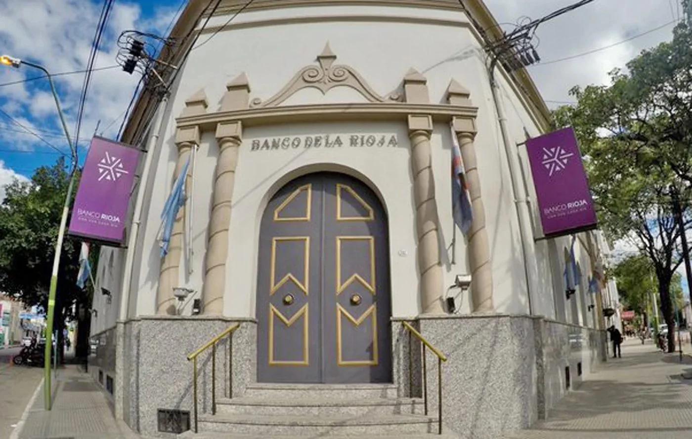 Alerta en el sistema financiero riojano por la mora en tarjetas de crédito