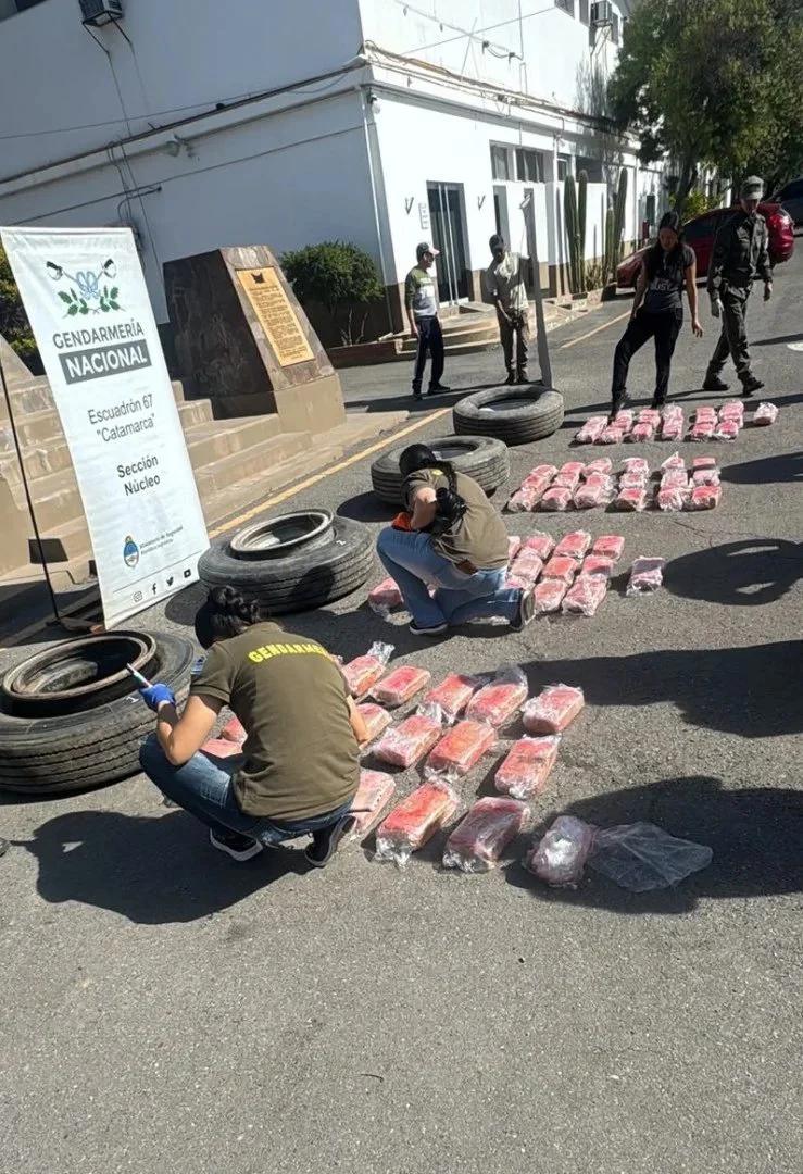 DESBARATAN CARGAMENTO DE 120 KILOS DE MARIHUANA Y 70 DE COCAÍNA