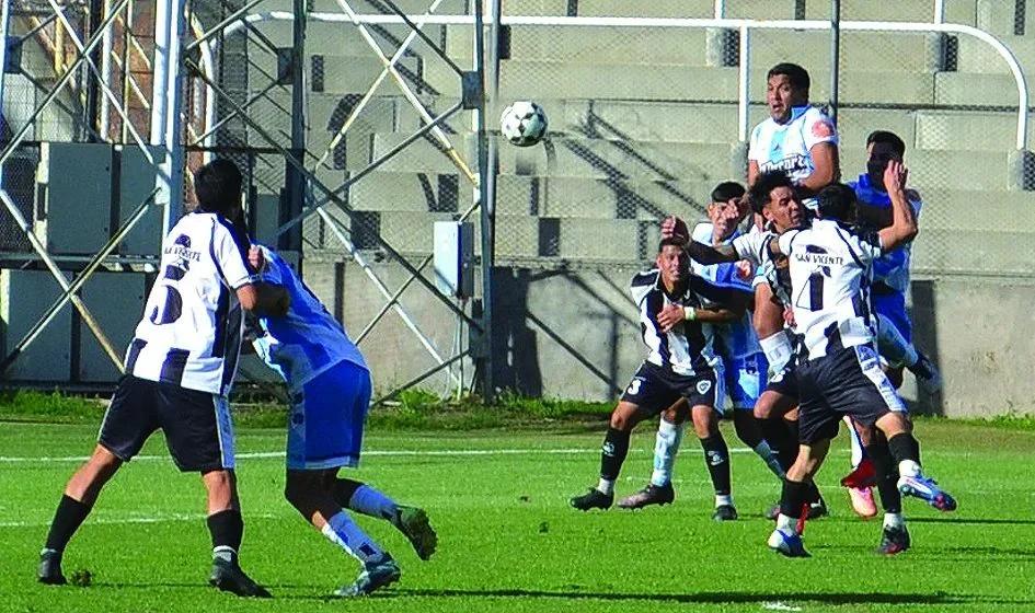 SAN VICENTE AVANZA A CUARTOS TRAS GOLEAR A RACING
