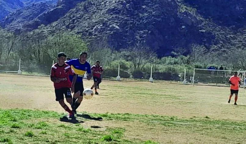 San Vicente e Independiente brillan en Reserva; Los Tuneros imbatibles