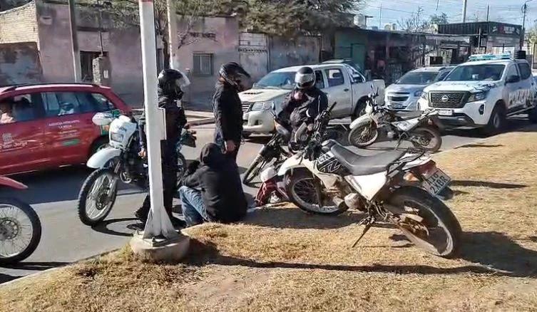 Demoraron a dos jóvenes tras un incidente con la Policía Motorizada