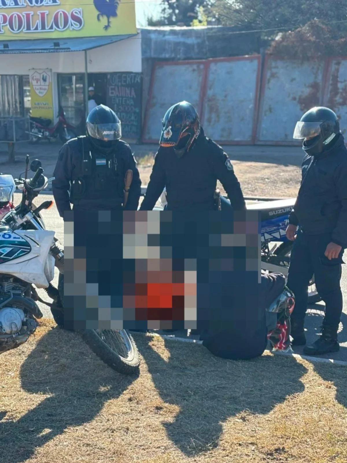 Dos menores demorados tras agredir a un efectivo policial