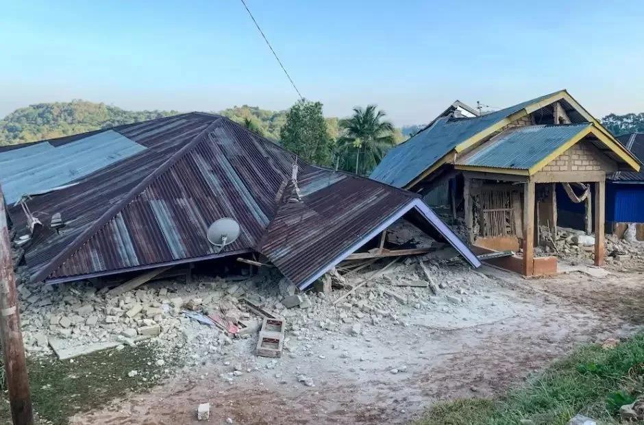 Terremoto de magnitud 7,7 en Indonesia deja al menos dos muertos