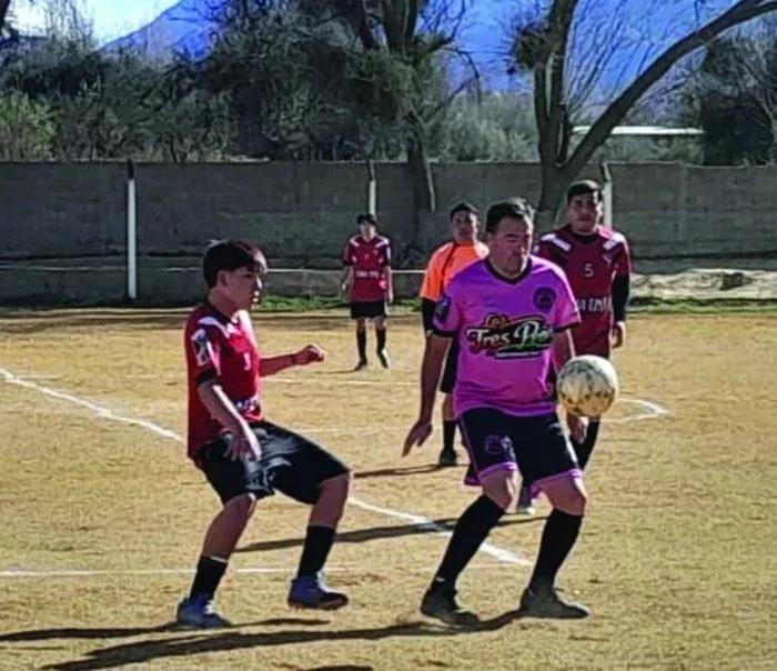Fútbol en Famatina: Reserva y semifinales del Femenino