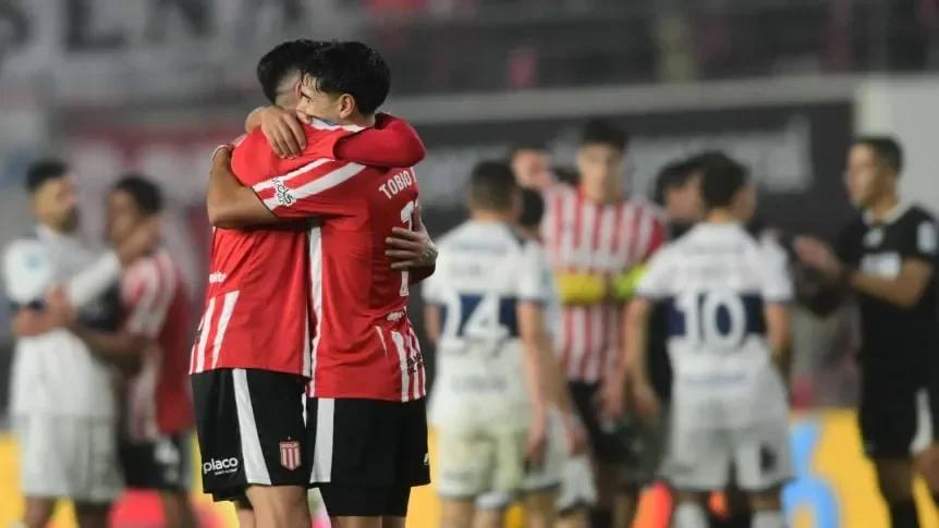 Goleada histórica del Pincha en el clásico platense
