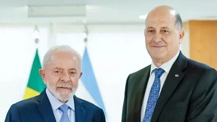 El embajador argentino en Brasil llegó a Buenos Aires para reunirse con Quirno