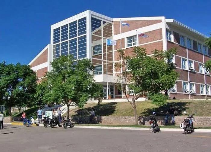 UNLaR: Lanzan una diplomatura para bedeles
