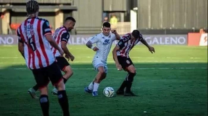 Tigre y Barracas Central se miden en Victoria en busca de los tres puntos