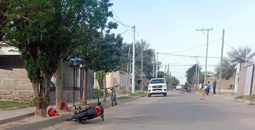 Adolescente herida tras caer de su moto en Chepes