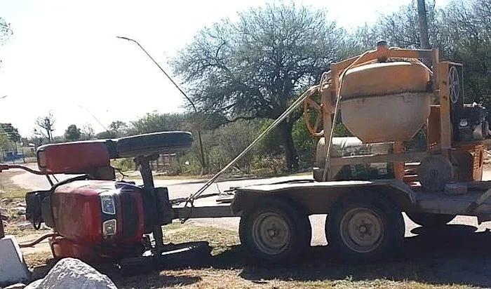 DOS OPERARIOS HERIDOS TRAS VUELCO DE TRACTOR MUNICIPAL EN POLCO