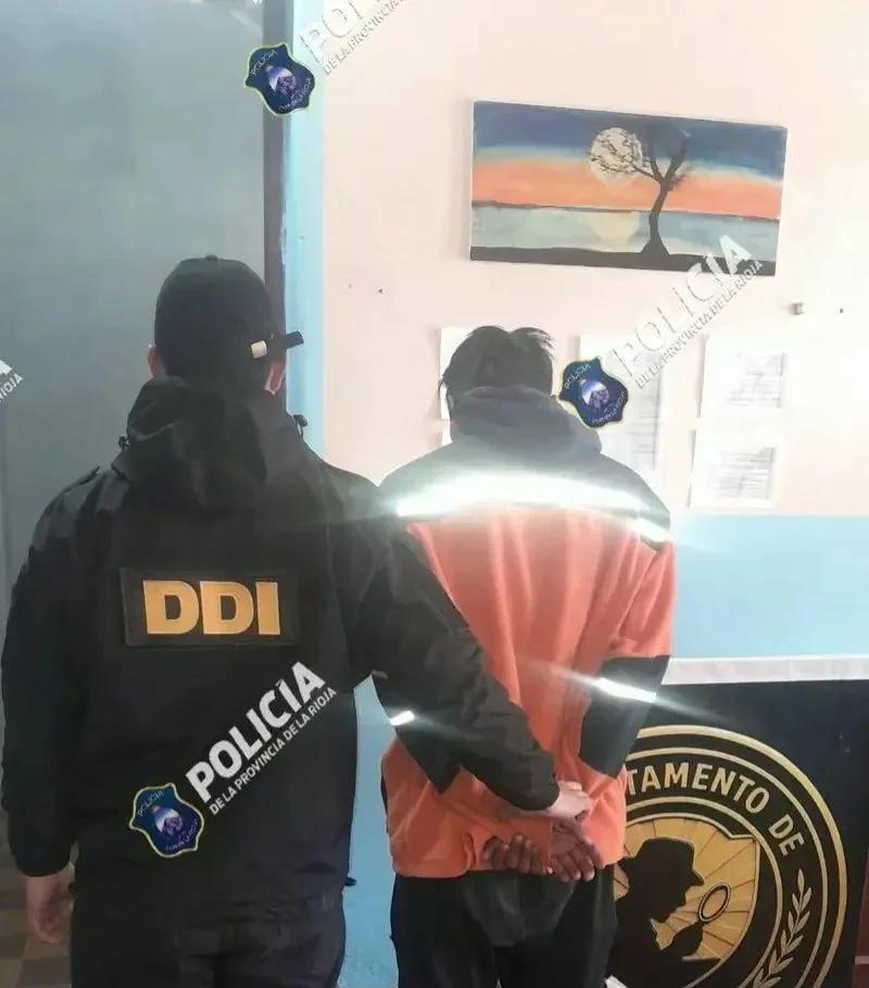 Detuvieron a un joven en Chepes tras identificar sus prendas de vestir