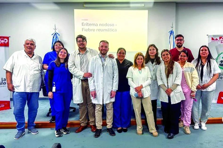 Capacitación médica sobre fiebre reumática y eritema nodoso en el Hospital