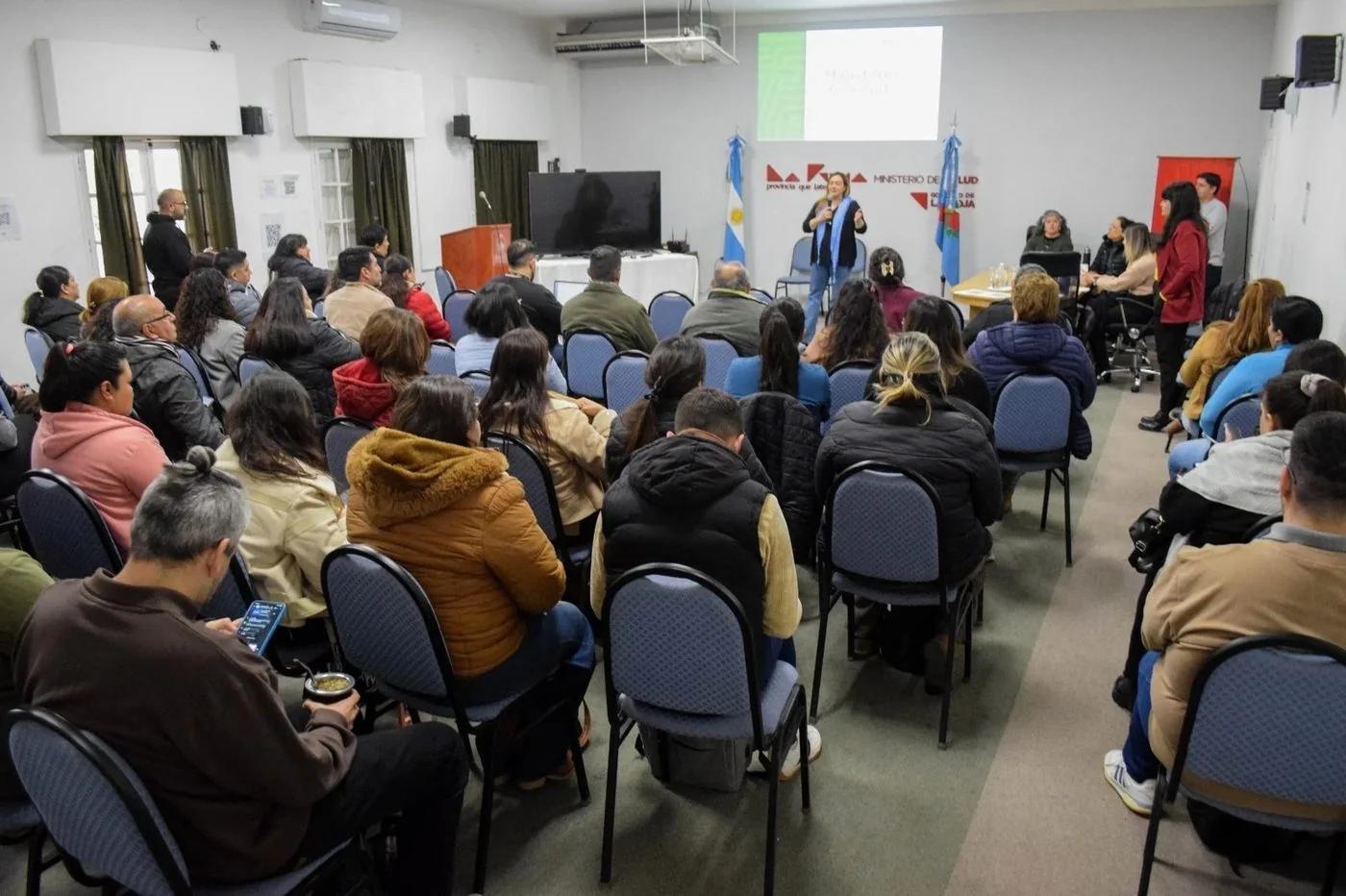 Salud capacita a líderes hospitalarios en transformación digital