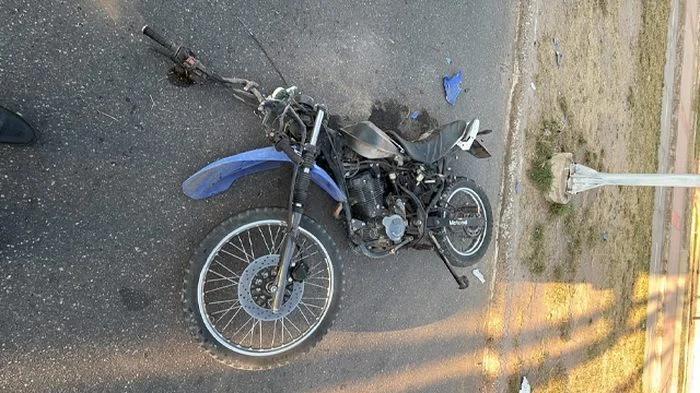 Motociclista hospitalizado tras derrapar en Avenida Primero de Marzo