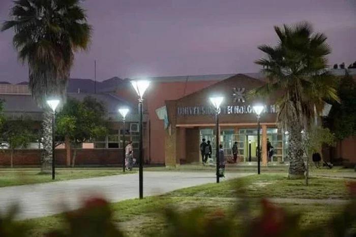 Duelo institucional en el Colegio Huergo por el fallecimiento de Leonardo Abdala