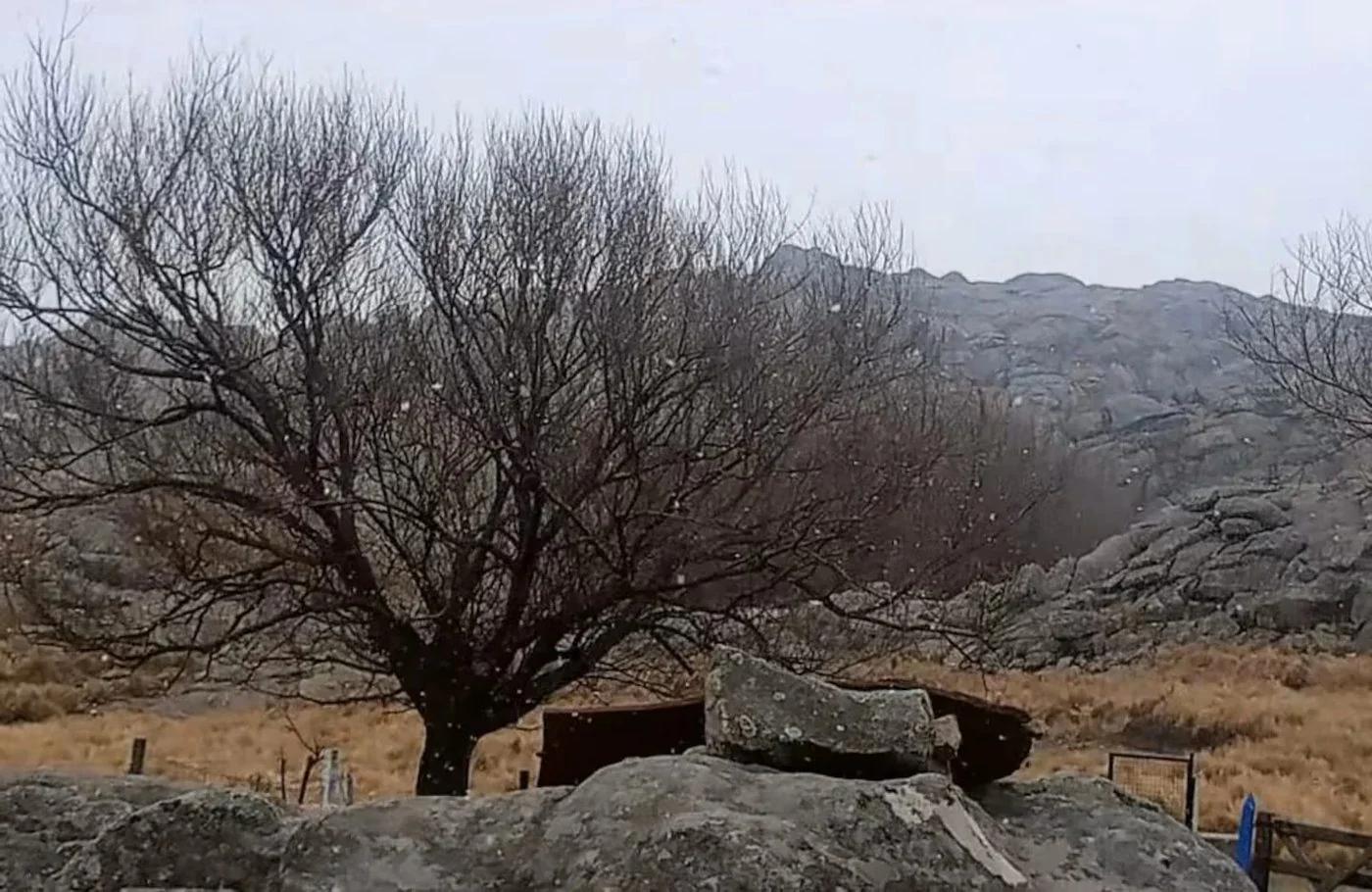 Nevada de septiembre en las Altas Cumbres: piden circular con precaución