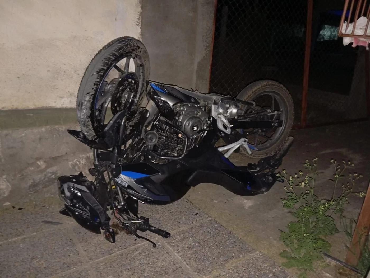 Choque entre auto y moto en Ulapes dejó un joven herido