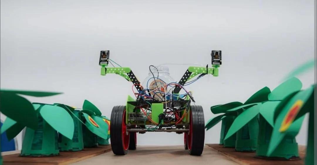 Estudiantes crearon un robot con inteligencia artificial para detectar plantas e