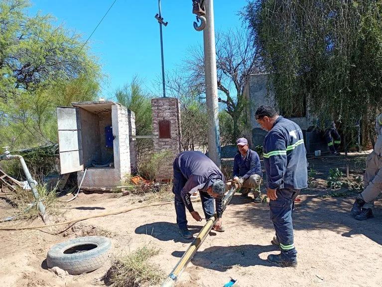 Refuerzan perforaciones de agua en el interior para asegurar el suministro