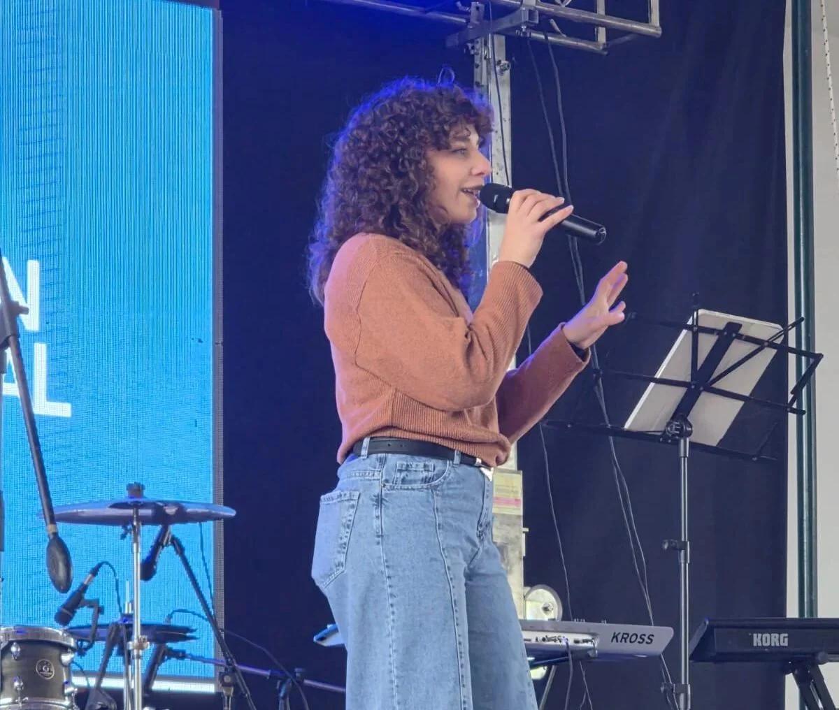 Aldana Canale y su camino en la música católica