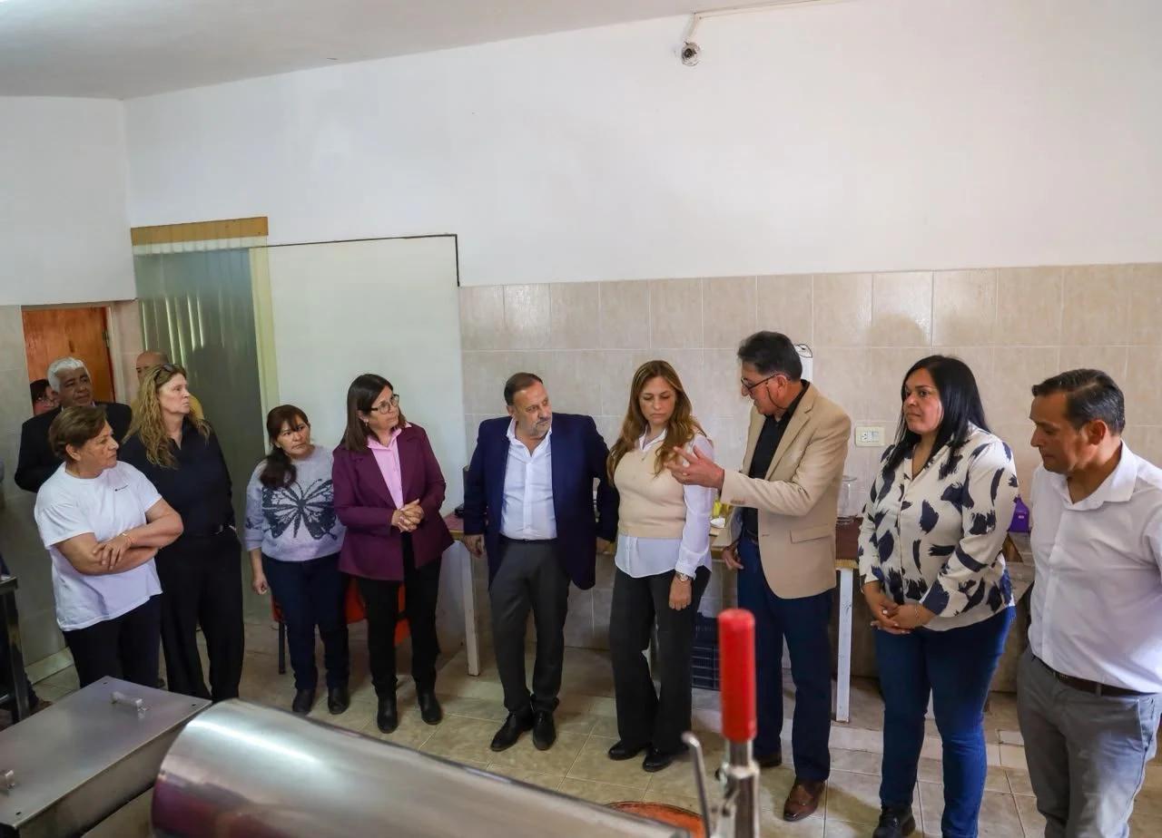 Quintela visitó la cooperativa La Sauceña en Cuipán