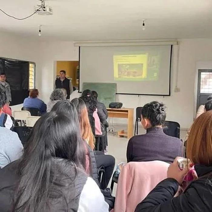 Capacitaron sobre plagas frutihortícolas