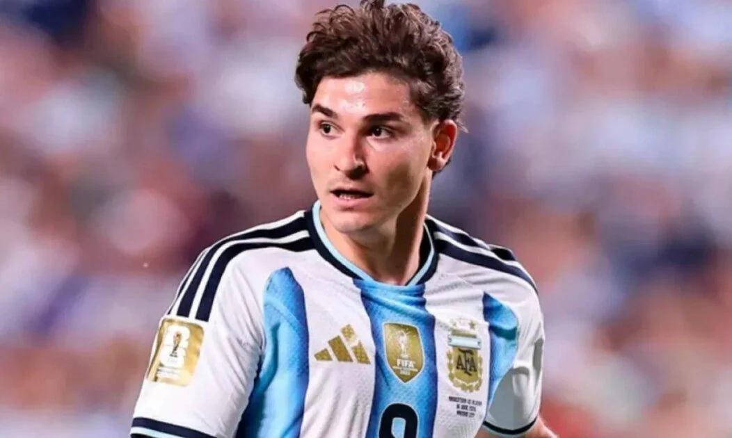 Julián Álvarez causa furor con su visita a la dermatóloga