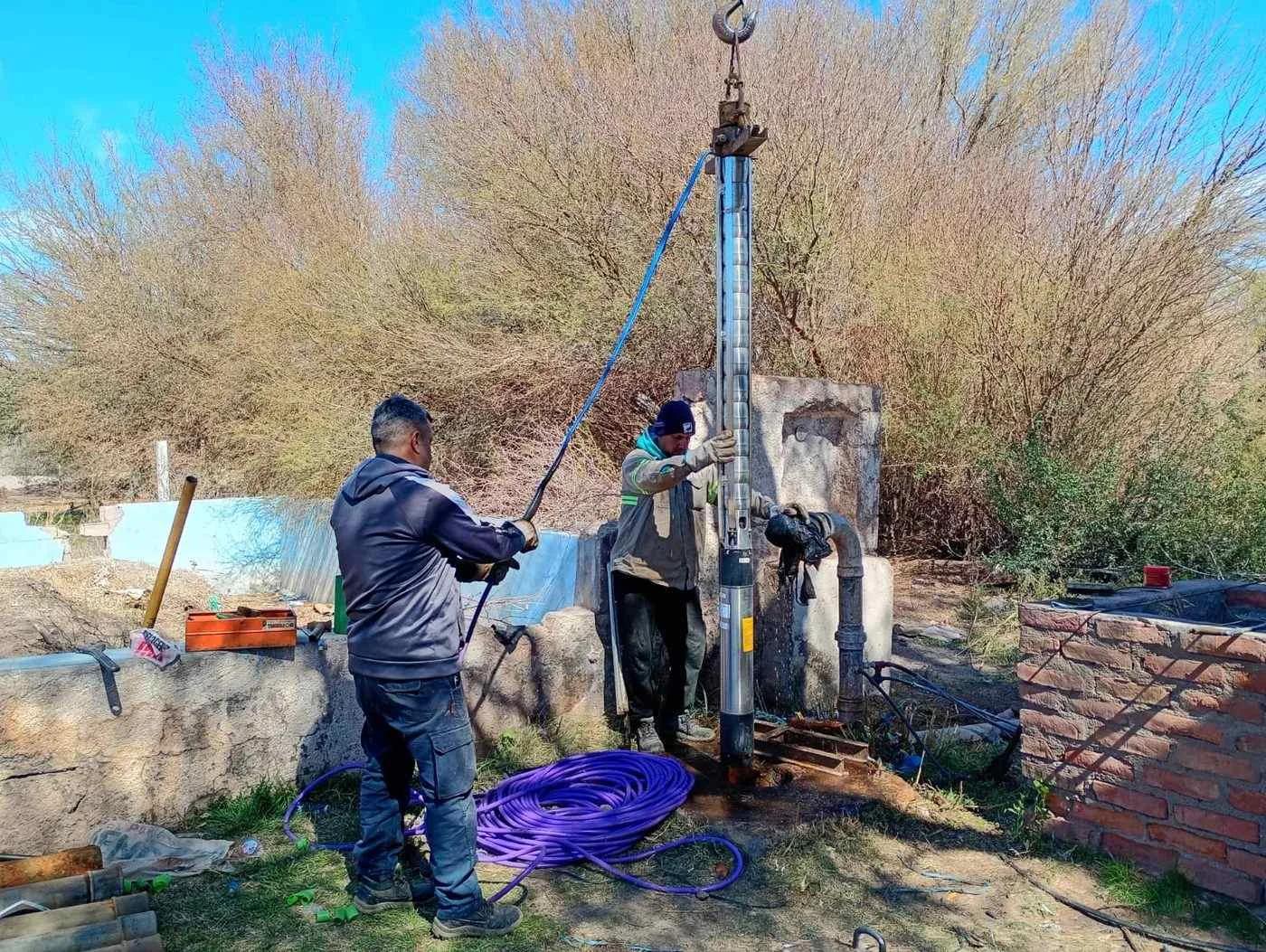 Acondicionan perforaciones de agua en Villa Unión y Villa Castelli