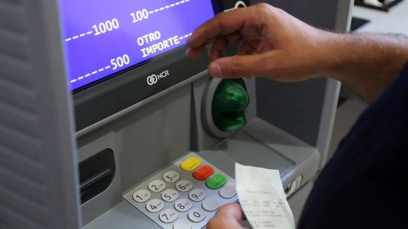 Continúa el pago de la quincena para estatales riojanos