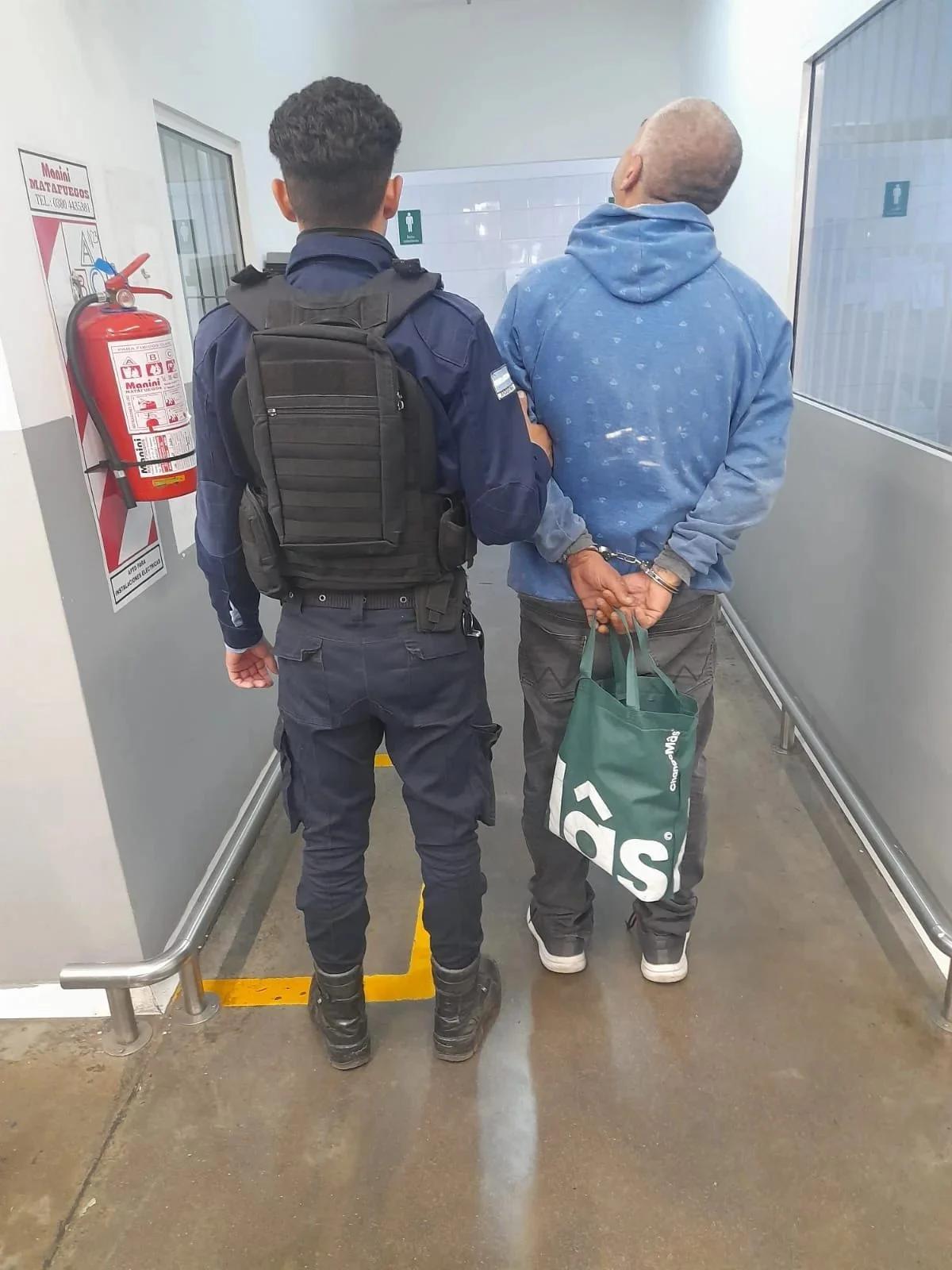 Detenido por intento de hurto en un supermercado de la capital