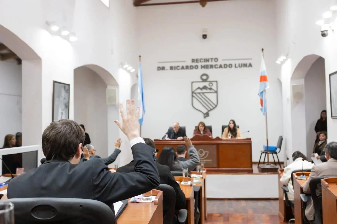Buscan extender el horario de boliches para terminar con los afters