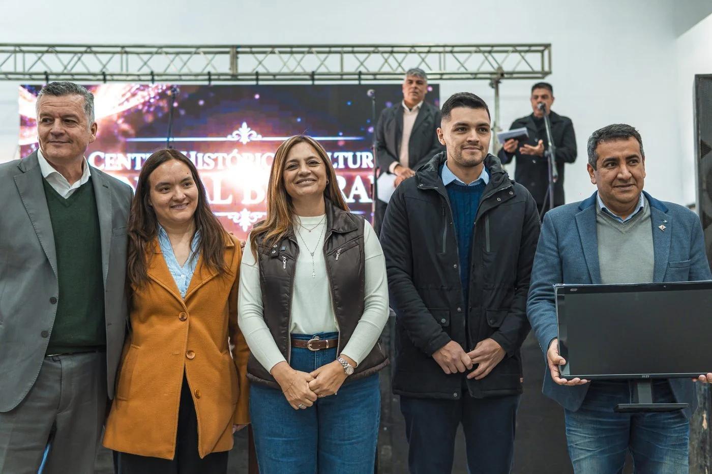 Entregan computadoras para modernizar la gestión municipal en Olta