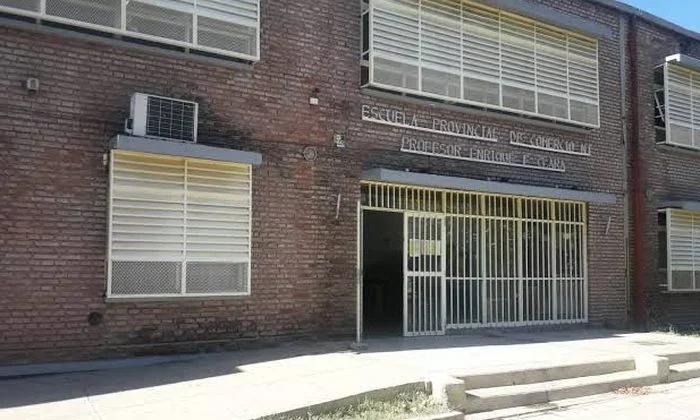 Hallaron un cuchillo en la mochila de un alumno de 14 años en una escuela
