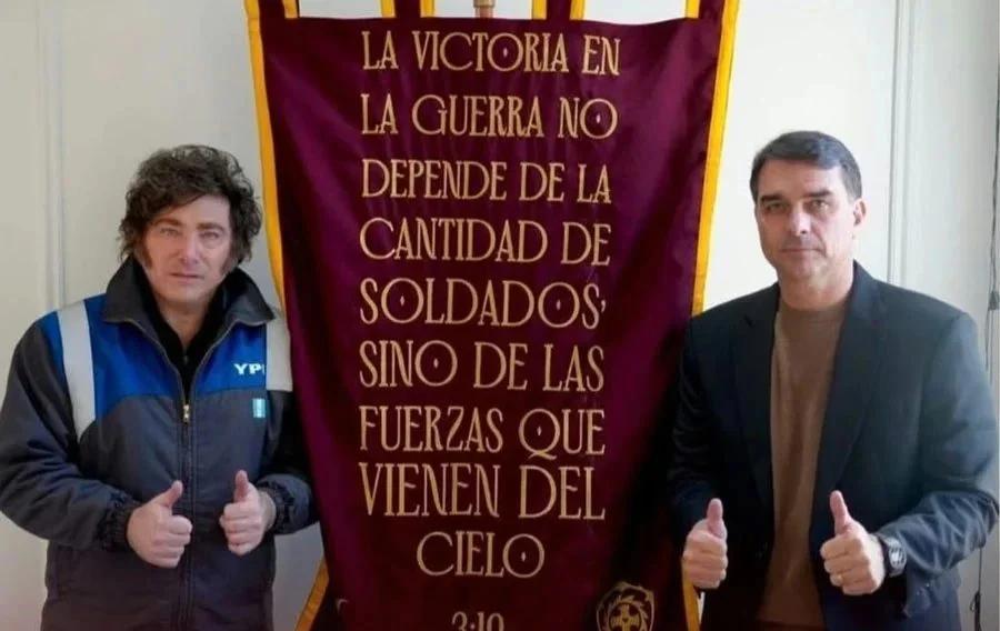 Milei felicitó a Flávio Bolsonaro tras la primera vuelta en Brasil