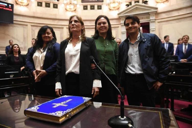 Claudia López asumió como senadora nacional por La Rioja