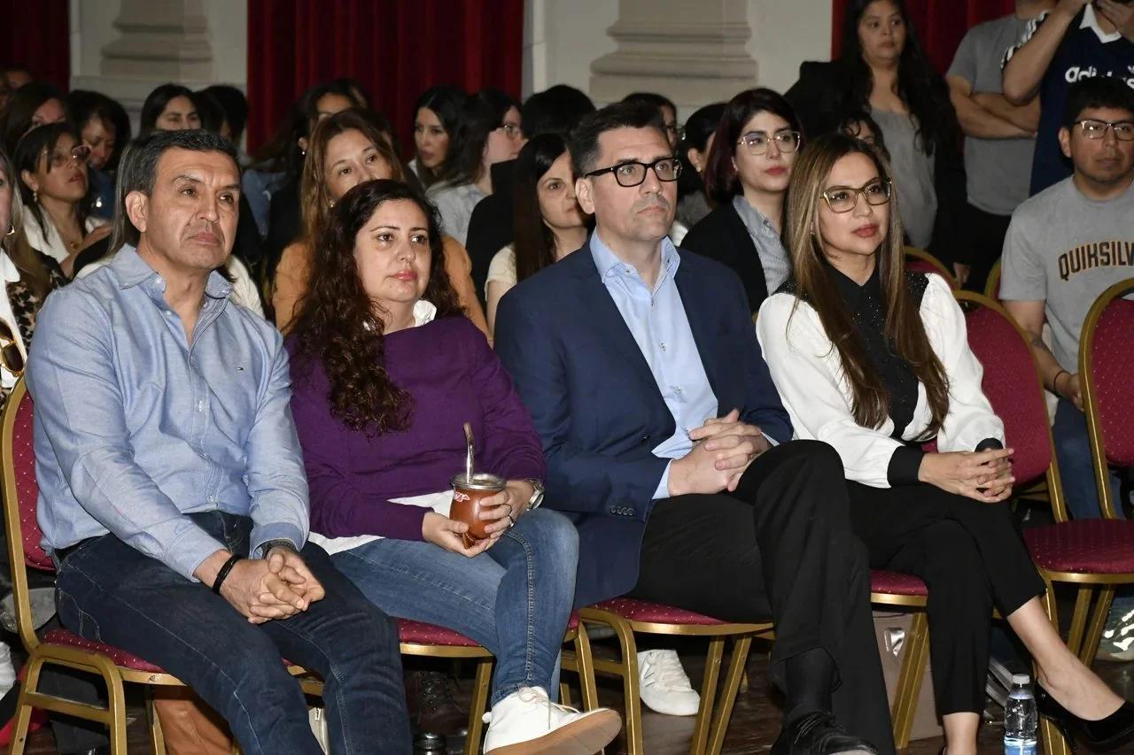 Alerta por el aumento de la violencia digital contra menores en La Rioja