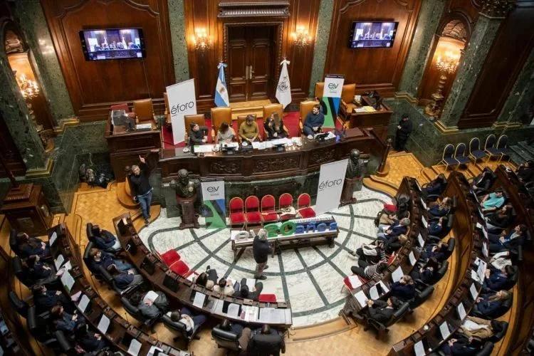 Alcohol y apuestas online: las nuevas adicciones invisibles entre los jóvenes