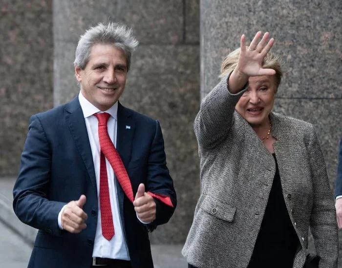 El FMI aprobó la tercera revisión y Argentina recibirá 900 millones de dólares