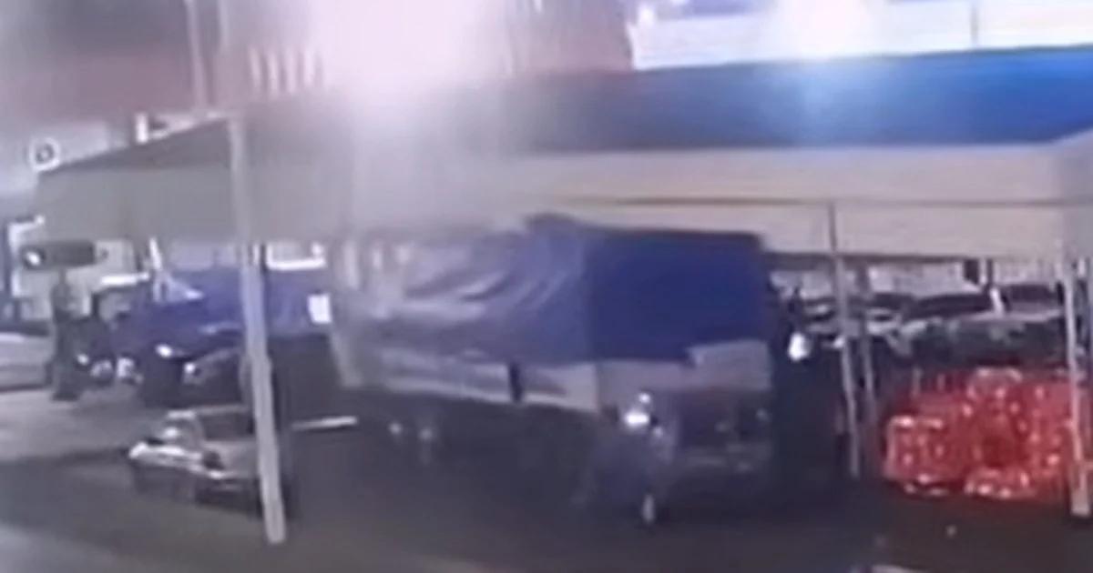 Tragedia en el Mercado Central: una mujer murió arrollada por un acoplado