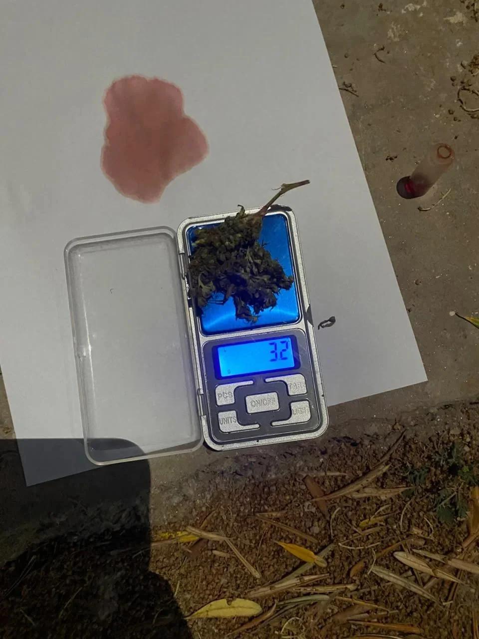 Demoraron a un motociclista con marihuana en el barrio Vial