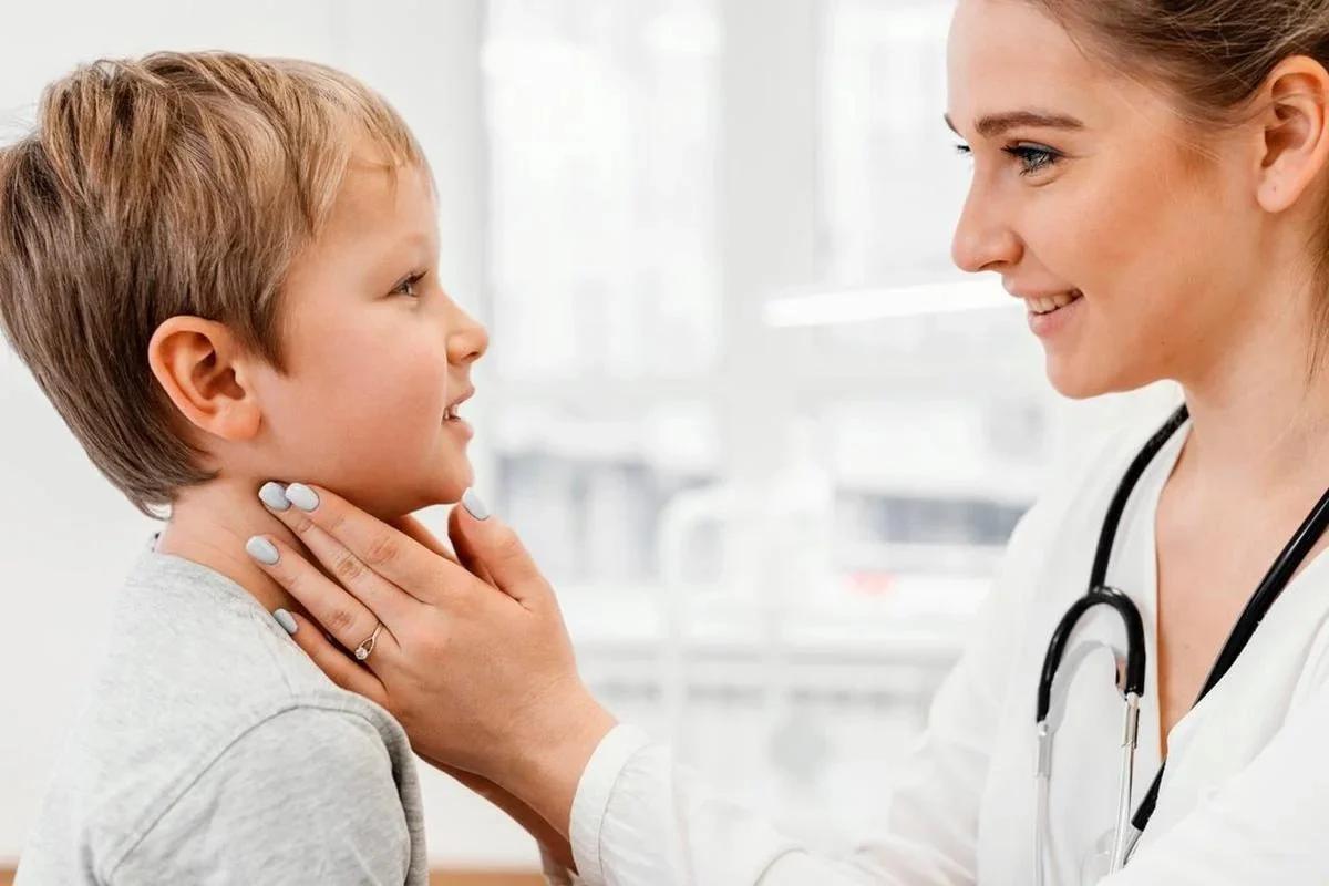 Adenoides y amígdalas en niños: todo lo que necesitás saber