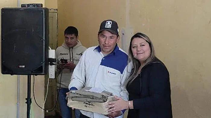 Entrega de nueva indumentaria para trabajadores municipales de Vinchina