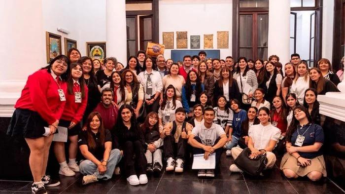 Jóvenes riojanos debatieron en el 4° Parlamento Estudiantil