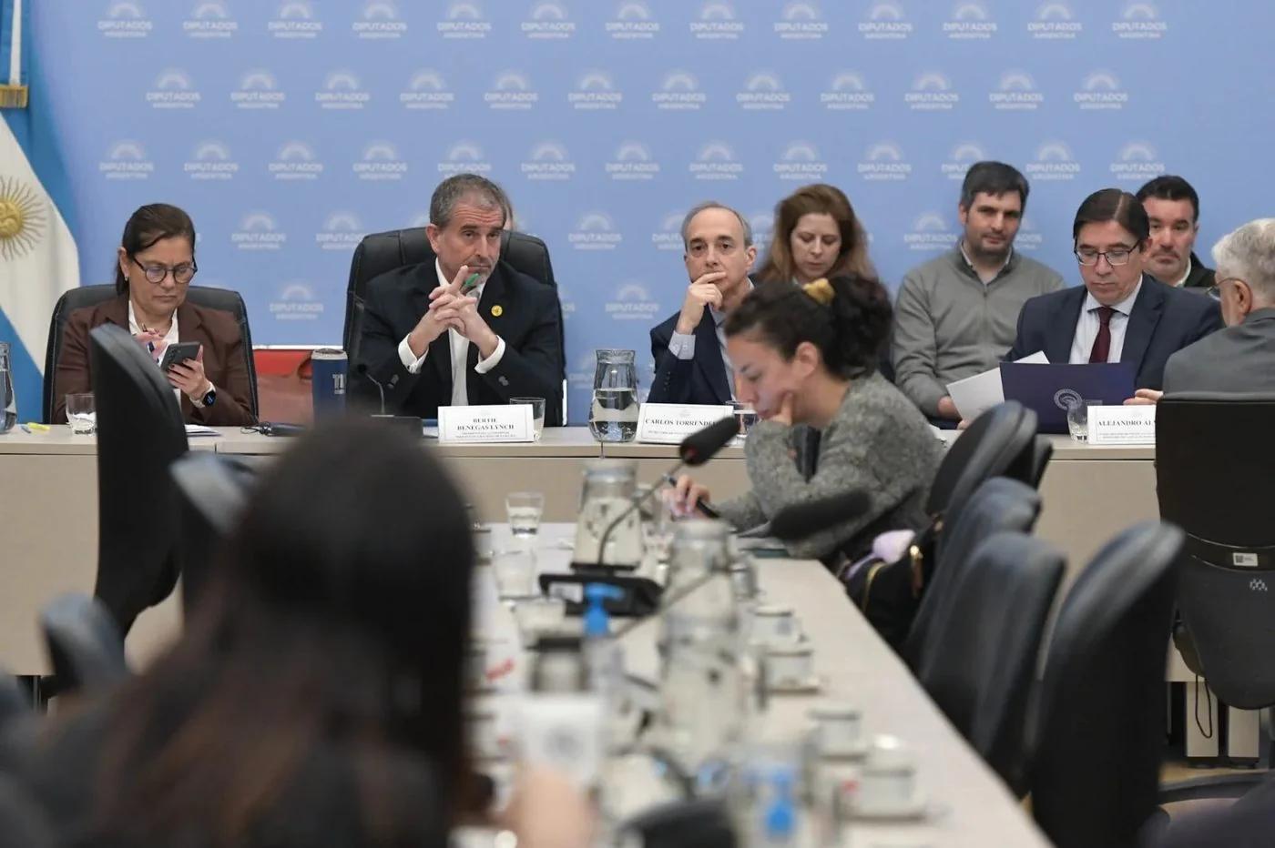 El oficialismo busca dictamen para el Presupuesto 2027 esta semana