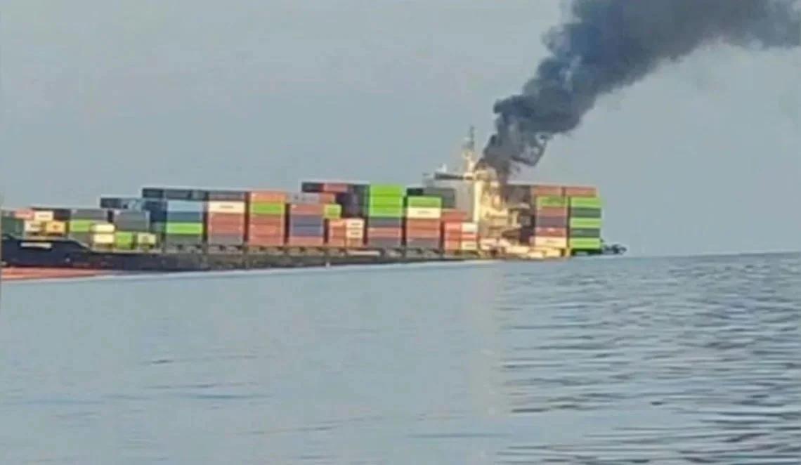 Ataques en el estrecho de Ormuz: se hundió un buque y sube el petróleo