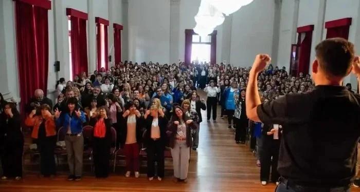 Educación impulsa la inclusión y prepara el Hackatón Estudiantil